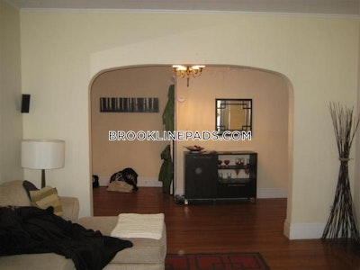 Brookline Apartment for rent 2 Bedrooms 1 Bath  Boston University - $3,900