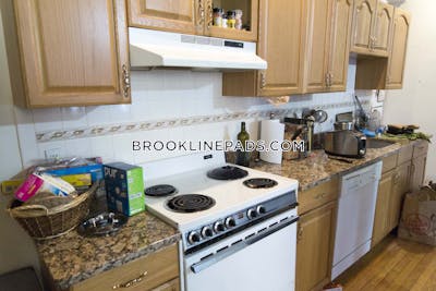 Brookline 2 Beds 1 Bath  Boston University - $3,100