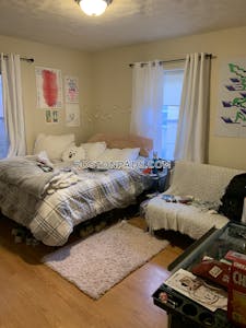 Mission Hill Great 4 bed 1 bath with laundry on site!! Boston - $4,600
