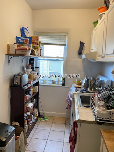 Somerville 2 Bed, 1 Bath Unit  Tufts - $2,900 No Fee