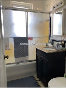Brookline 2 Bed 1 Bath BROOKLINE- BOSTON UNIVERSITY $3,075  Boston University - $3,075 No Fee
