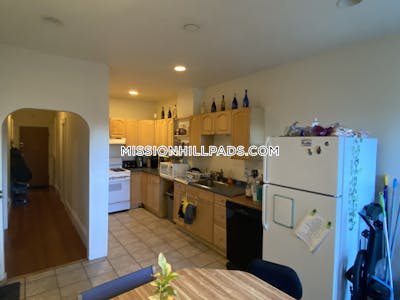 Mission Hill Apartment for rent 5 Bedrooms 1 Bath Boston - $4,250
