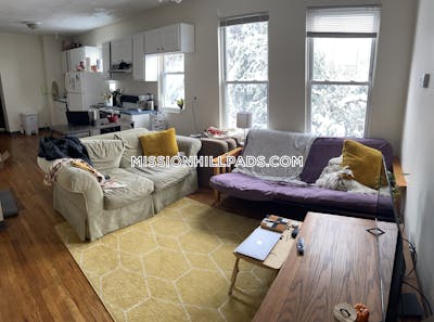 Mission Hill 3 Bed apartment on Huntington Ave Boston - $3,000