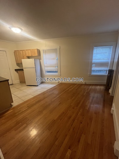 Cambridge 3 Beds 1 Bath  Porter Square - $2,900 No Fee